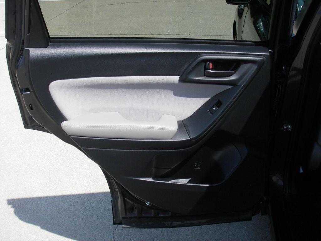 2016 Subaru Forester Image 27