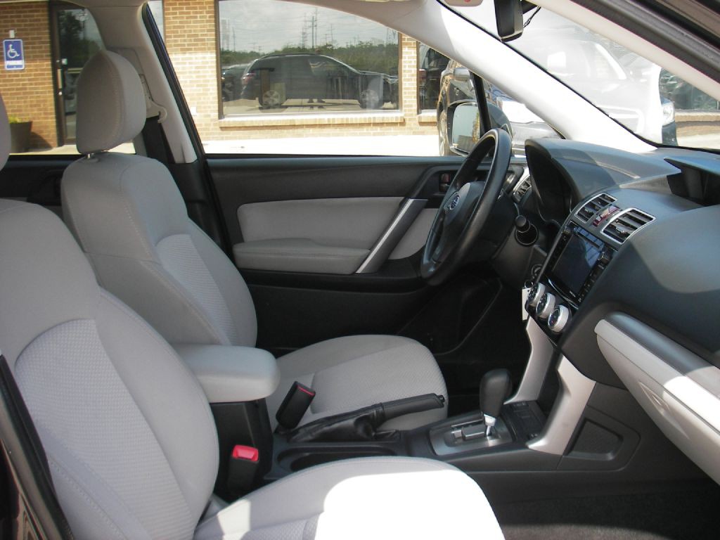 2016 Subaru Forester Image 32