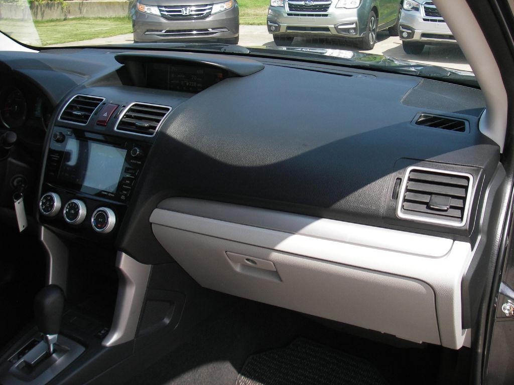 2016 Subaru Forester Image 33