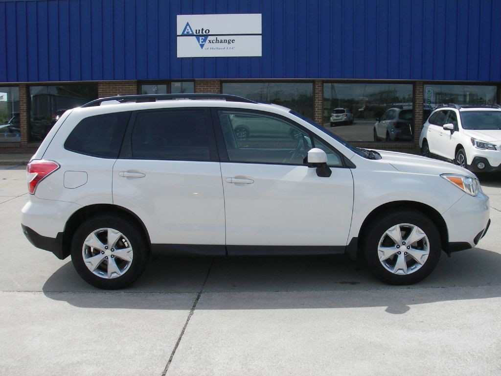 2016 Subaru Forester Image 4