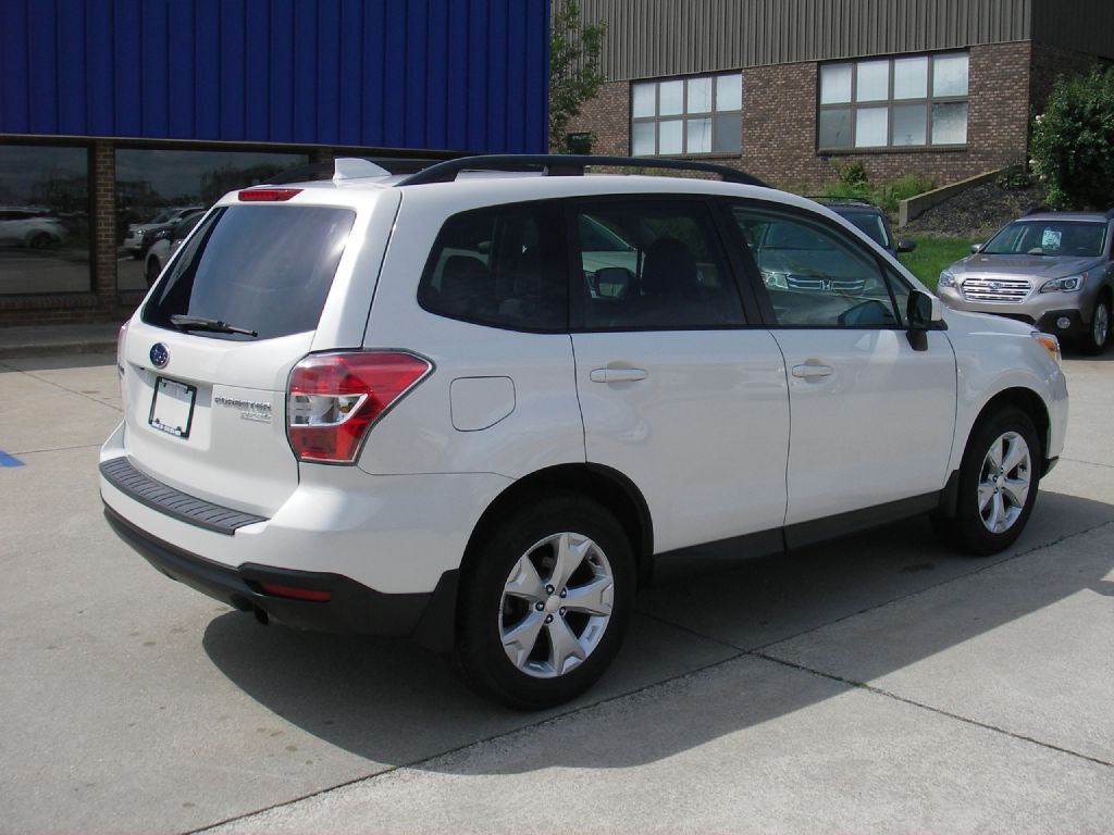 2016 Subaru Forester Image 5