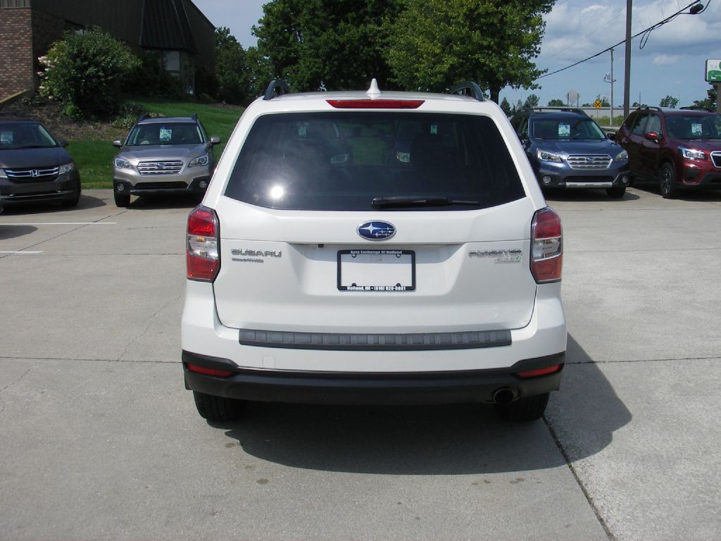 2016 Subaru Forester Image 7