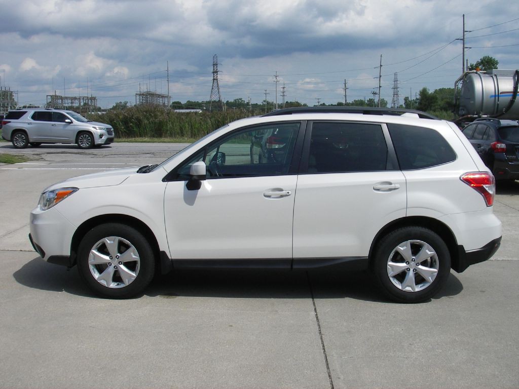 2016 Subaru Forester Image 10