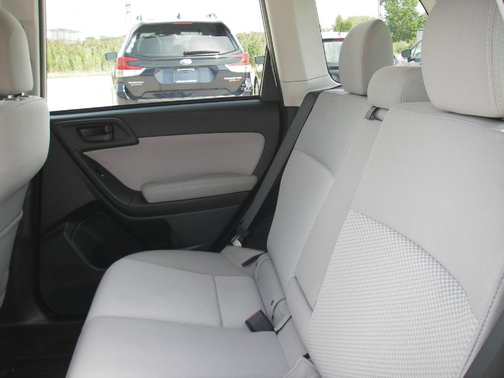2016 Subaru Forester Image 28