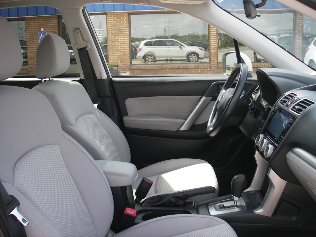 2016 Subaru Forester Image 32