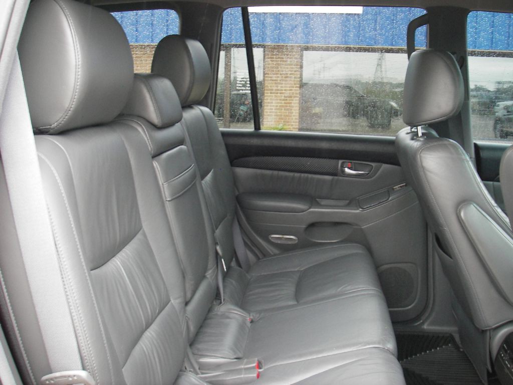 2009 Lexus GX Image 31