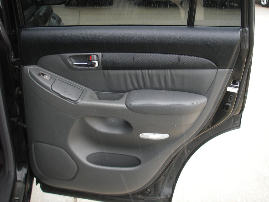 2009 Lexus GX Image 32