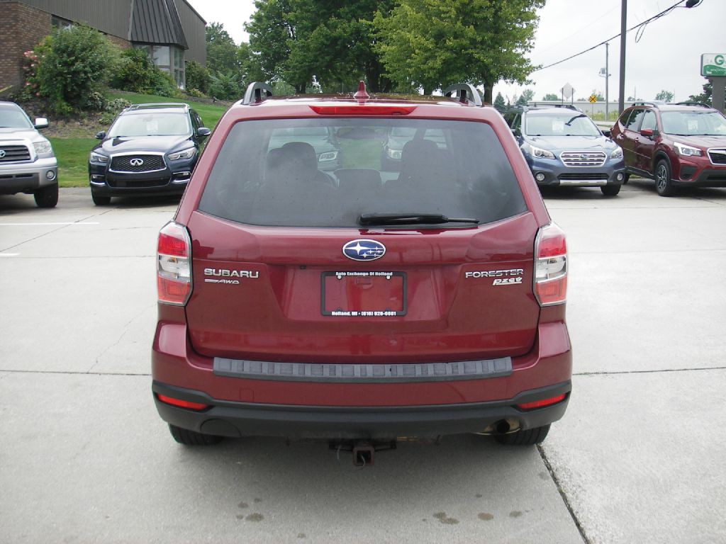 2016 Subaru Forester Image 7