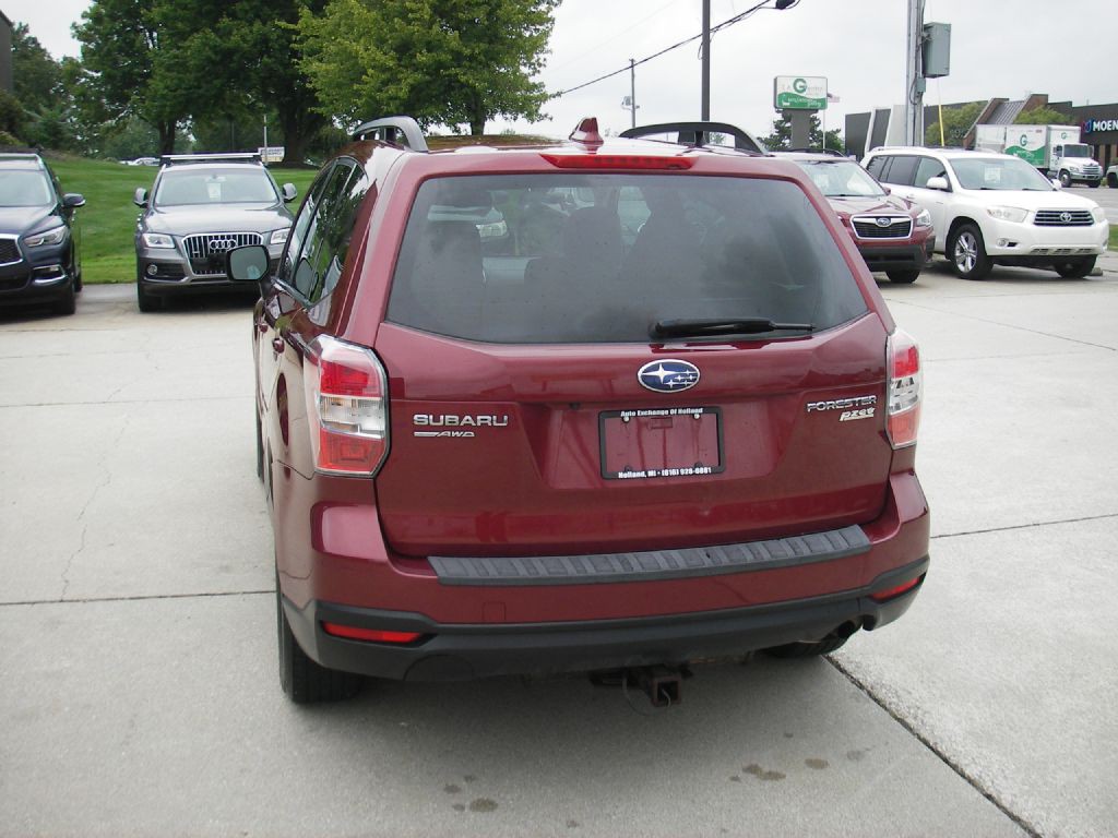 2016 Subaru Forester Image 8