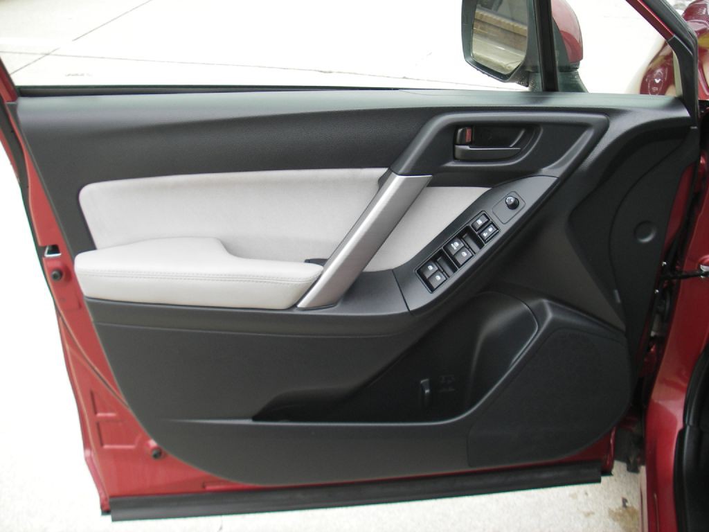 2016 Subaru Forester Image 14
