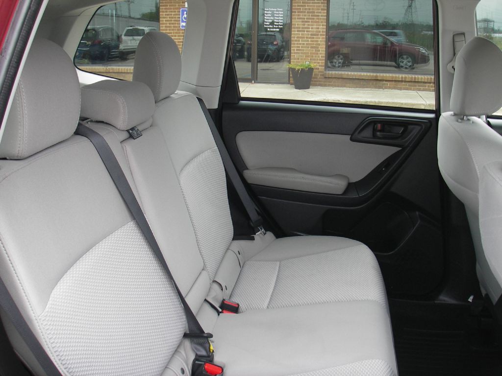 2016 Subaru Forester Image 31