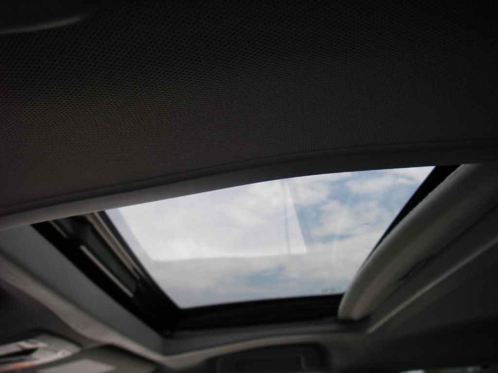 2015 Toyota Sienna Image 15