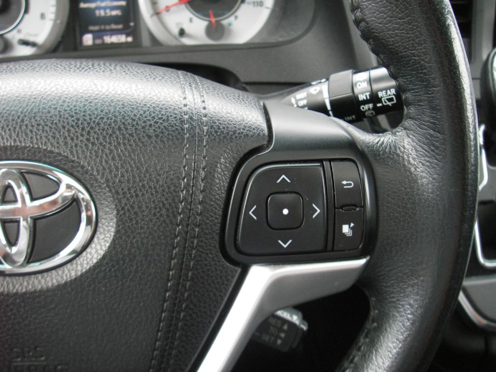 2015 Toyota Sienna Image 19