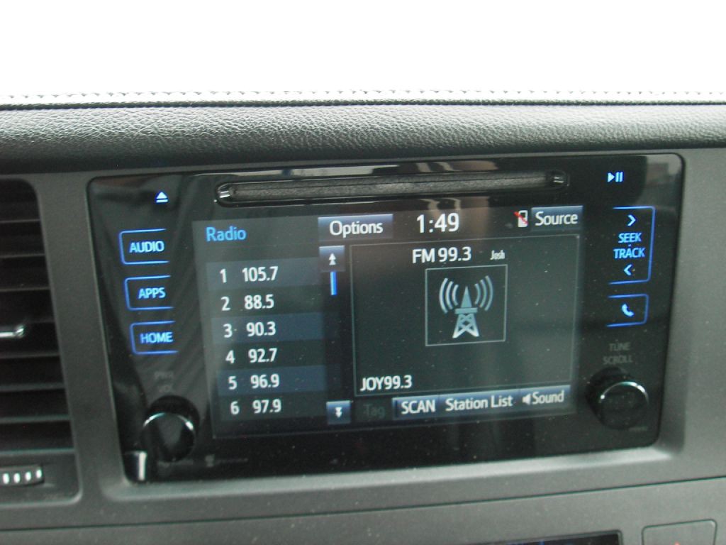 2015 Toyota Sienna Image 20