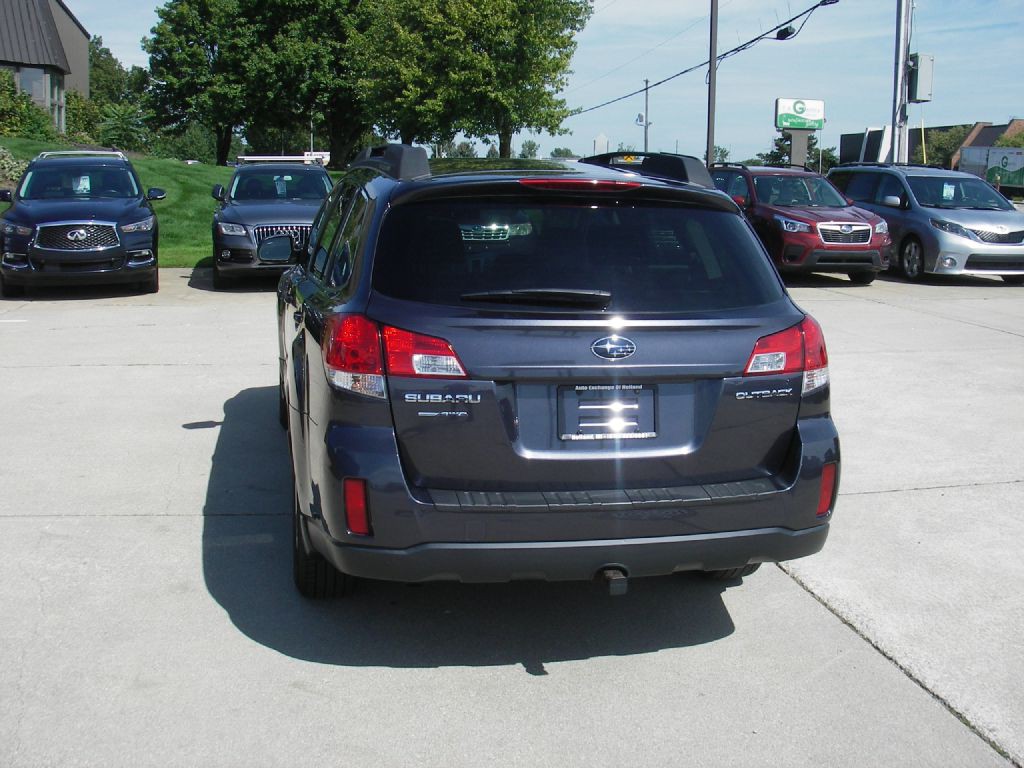 2012 Subaru Outback Image 8