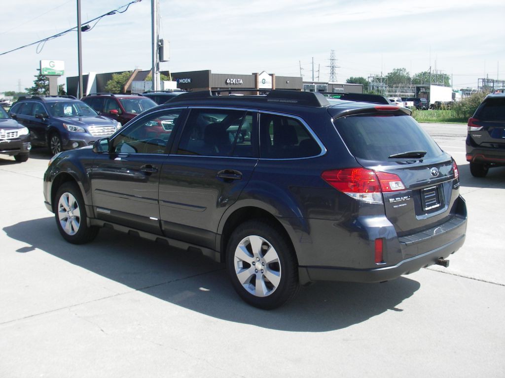 2012 Subaru Outback Image 9