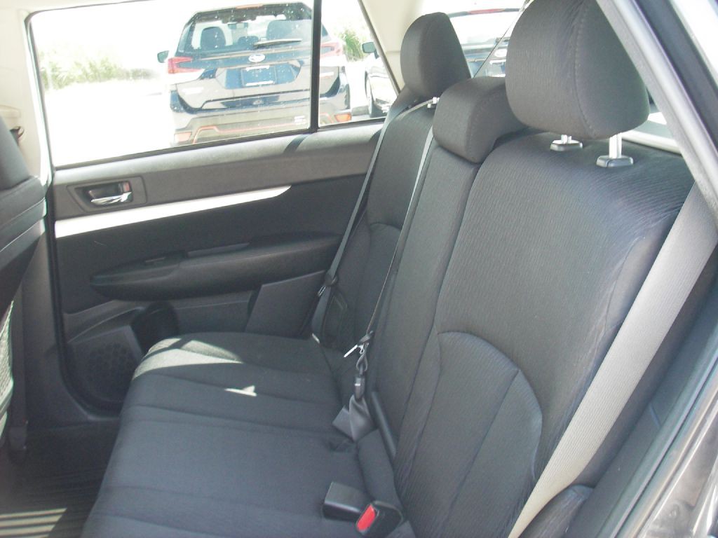 2012 Subaru Outback Image 26