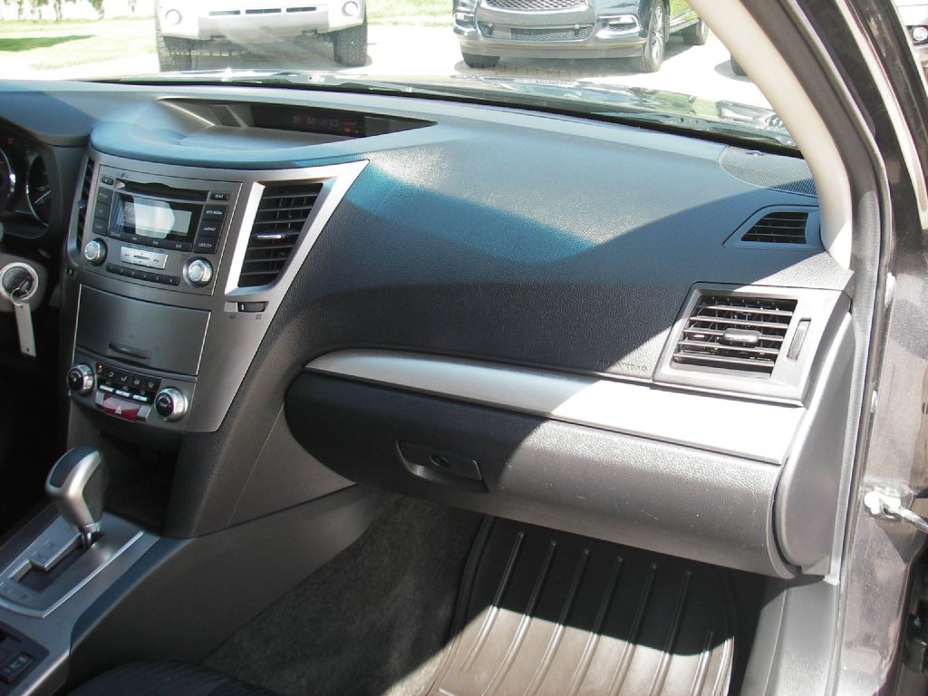 2012 Subaru Outback Image 31