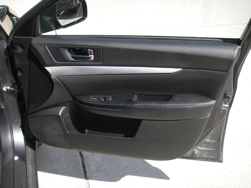 2012 Subaru Outback Image 32