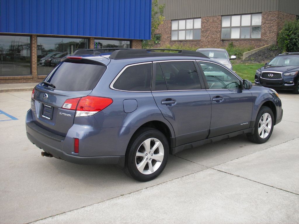 2014 Subaru Outback Image 5