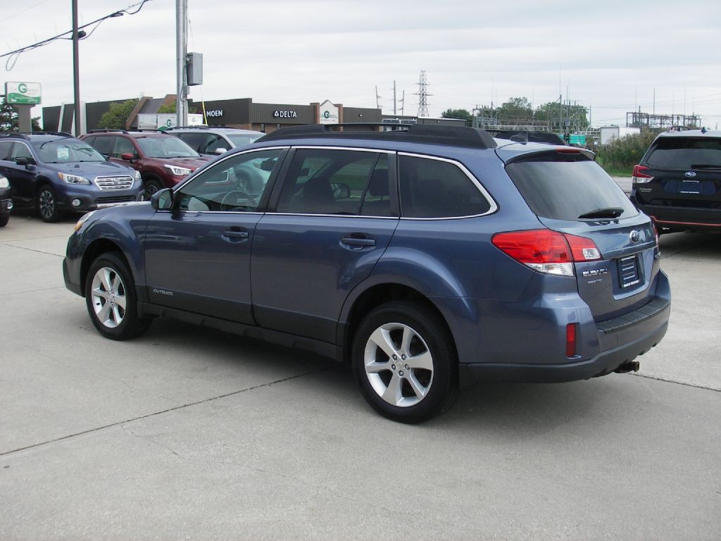 2014 Subaru Outback Image 9
