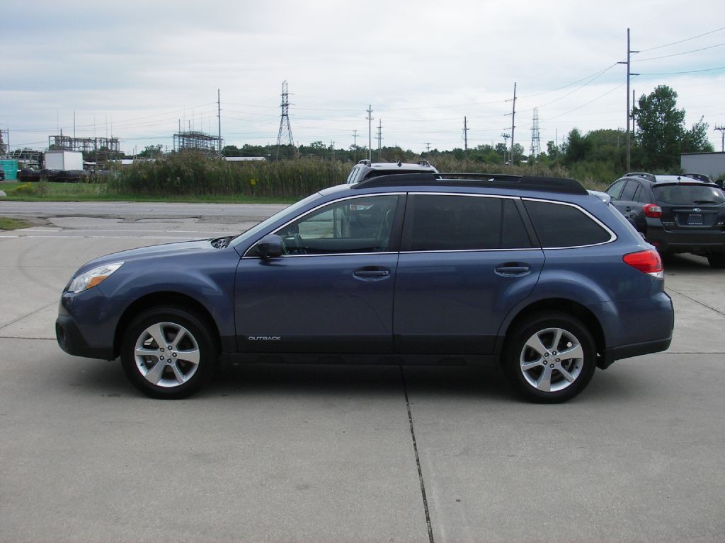 2014 Subaru Outback Image 10