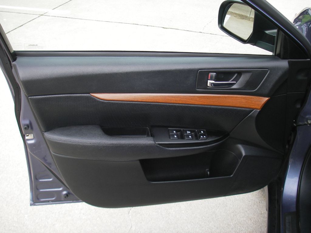 2014 Subaru Outback Image 14