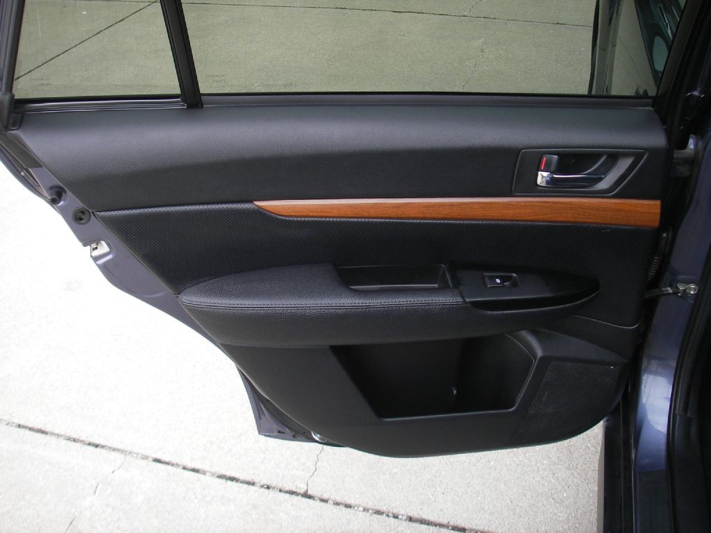 2014 Subaru Outback Image 26