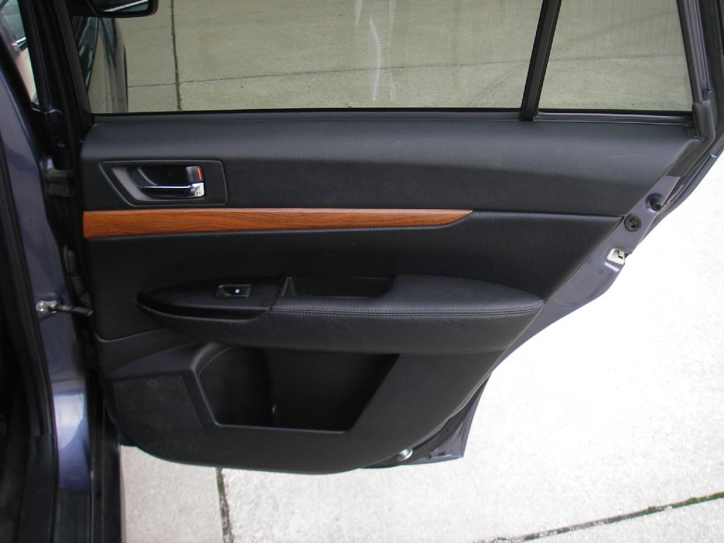 2014 Subaru Outback Image 29