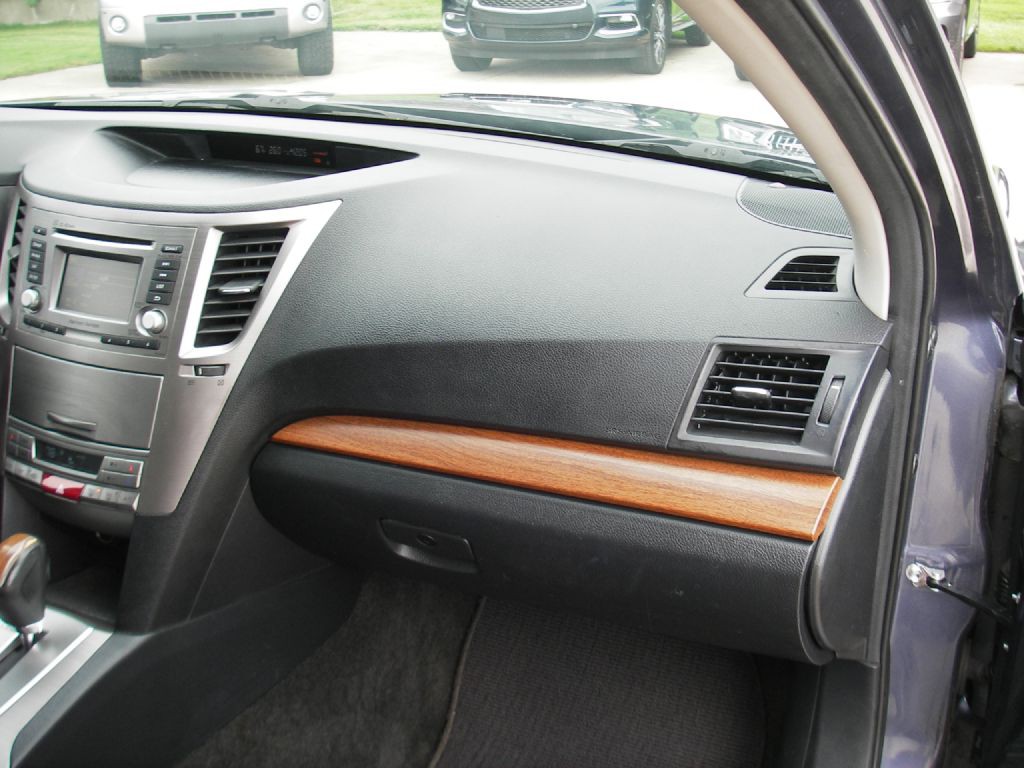 2014 Subaru Outback Image 32