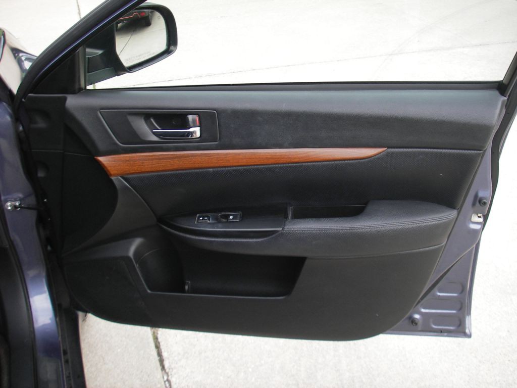 2014 Subaru Outback Image 33