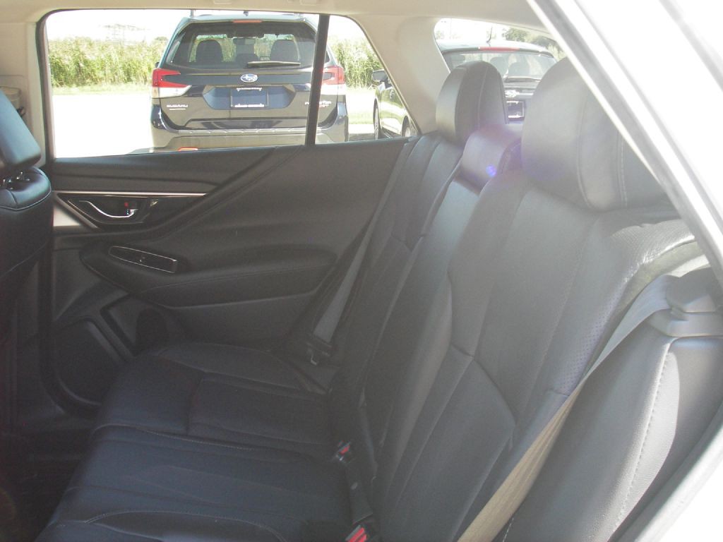2020 Subaru Outback Image 25