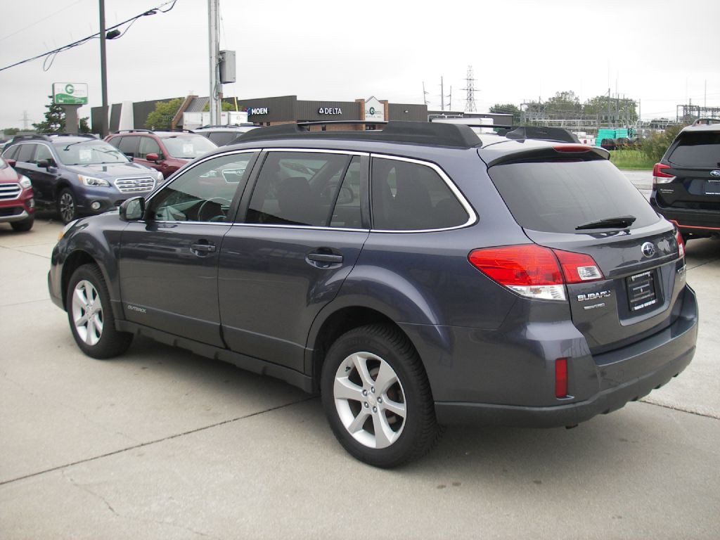 2014 Subaru Outback Image 9