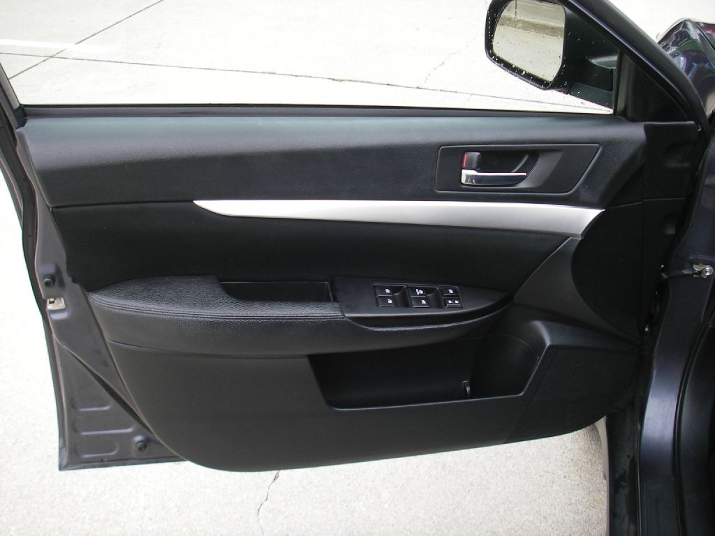 2014 Subaru Outback Image 14