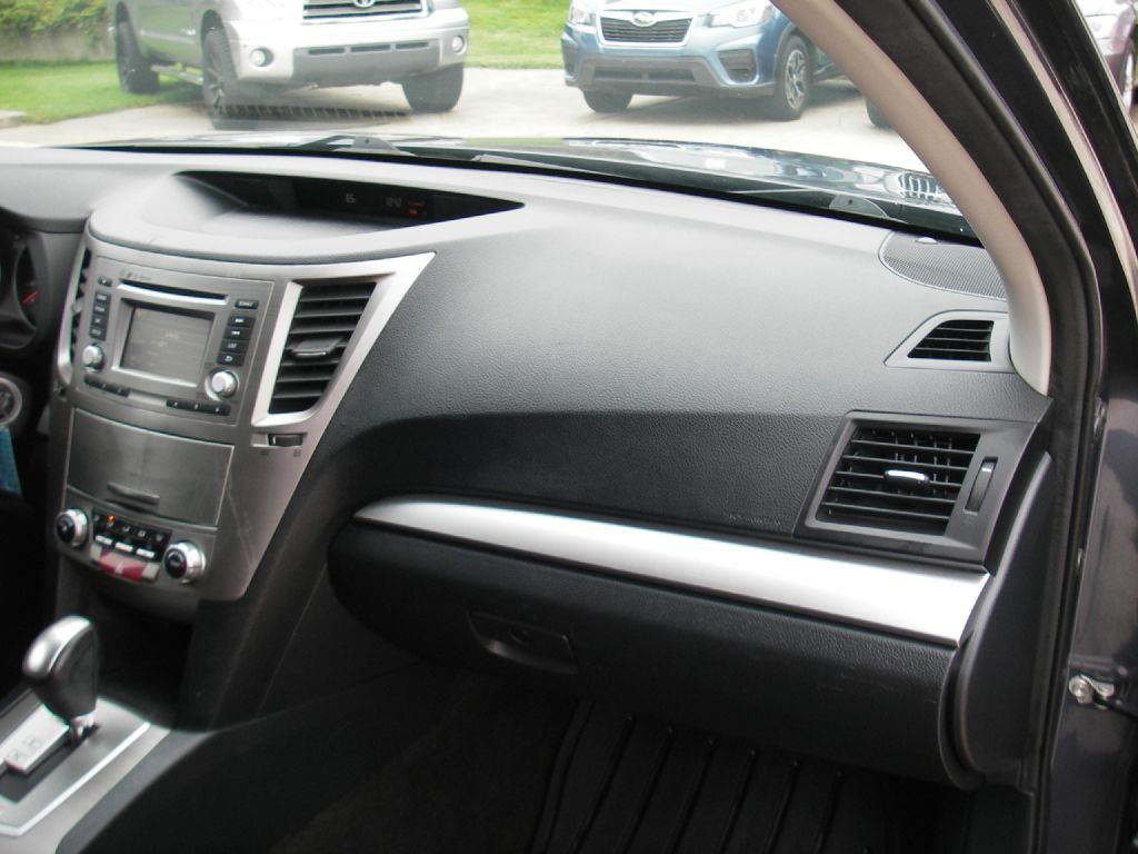 2014 Subaru Outback Image 31