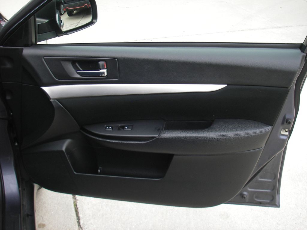 2014 Subaru Outback Image 32