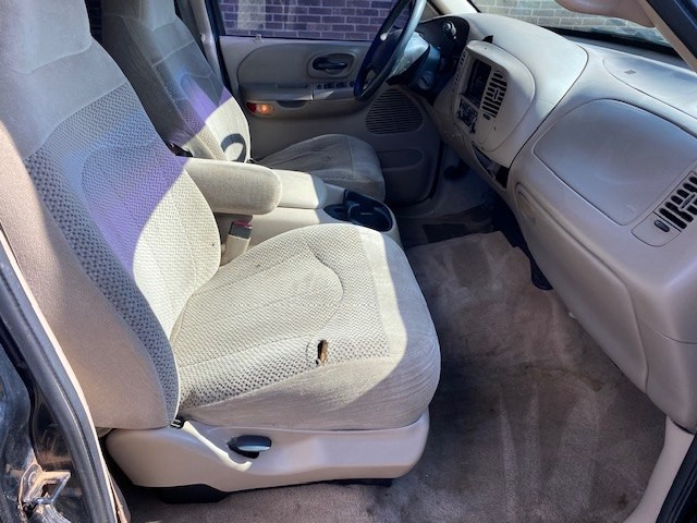 2001 Ford F-150 Image 8