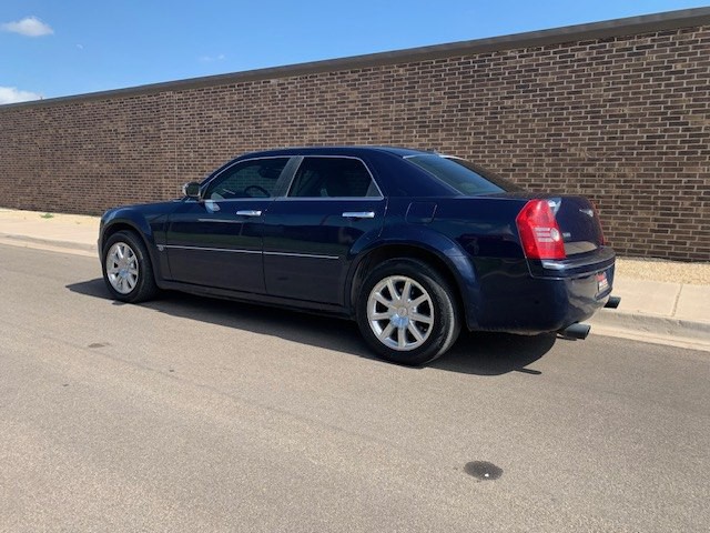 2006 Chrysler 300 Image 3