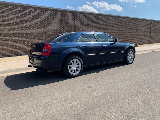 2006 Chrysler 300 Image 6