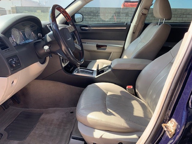 2006 Chrysler 300 Image 7