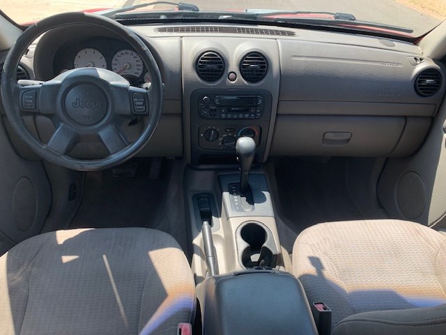 2003 Jeep Liberty Image 9