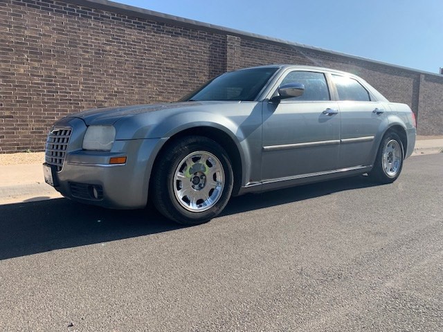 2006 Chrysler 300 Image 1