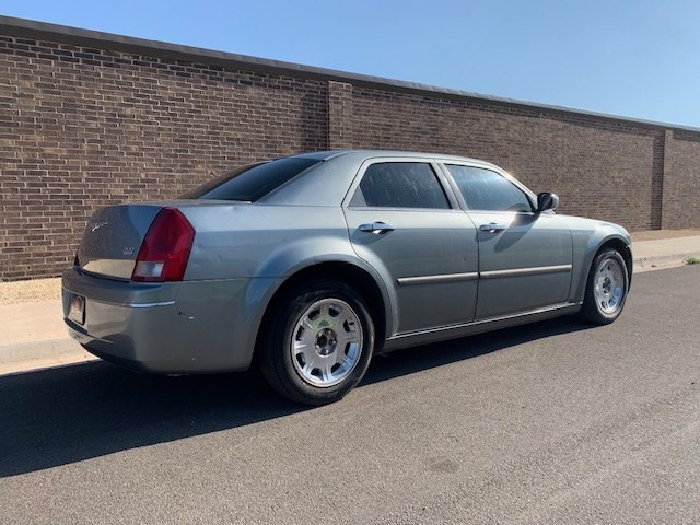 2006 Chrysler 300 Image 6
