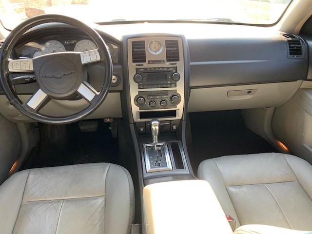 2006 Chrysler 300 Image 9