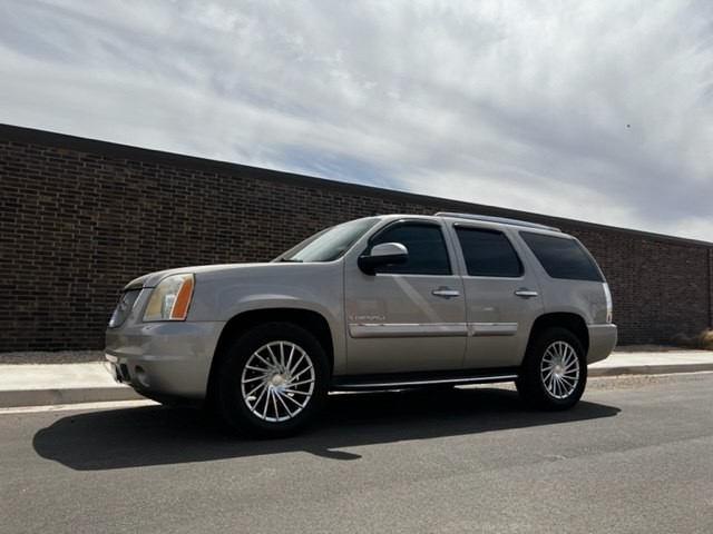 2008 GMC Yukon Image 1