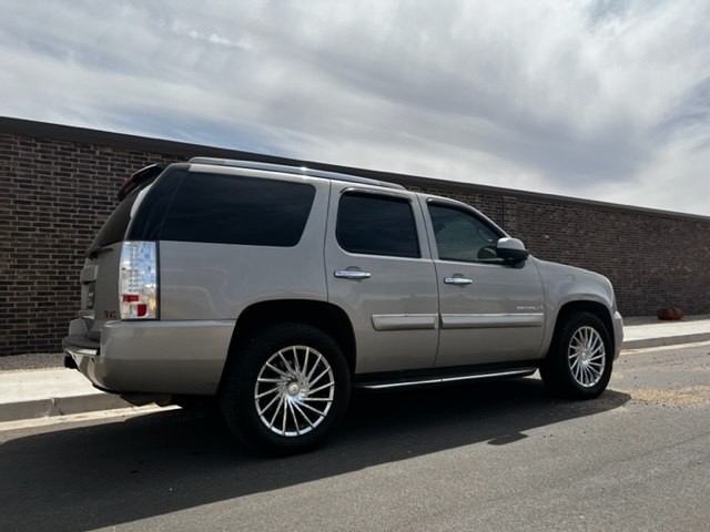 2008 GMC Yukon Image 6