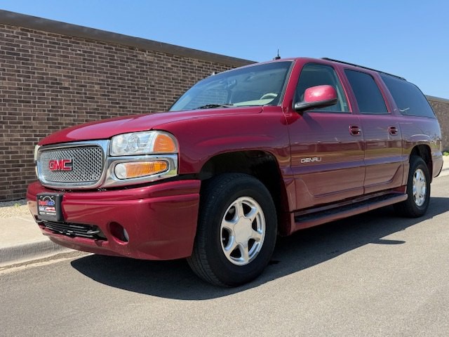 2004 GMC Yukon Image 1
