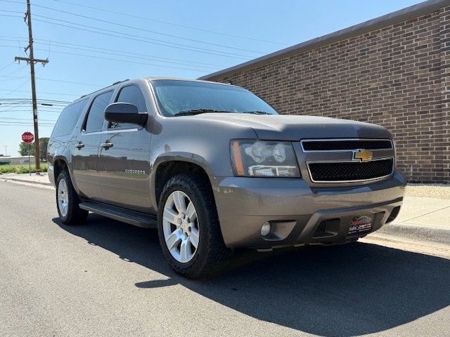 2014 Chevrolet Suburban Image 4