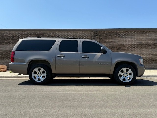2014 Chevrolet Suburban Image 5