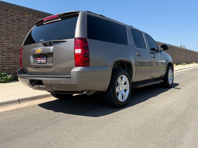 2014 Chevrolet Suburban Image 6